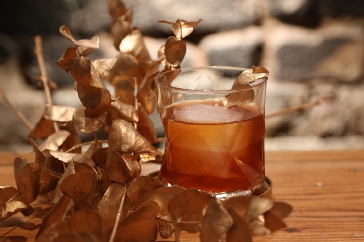 Cinnamon-spiced pear whisky